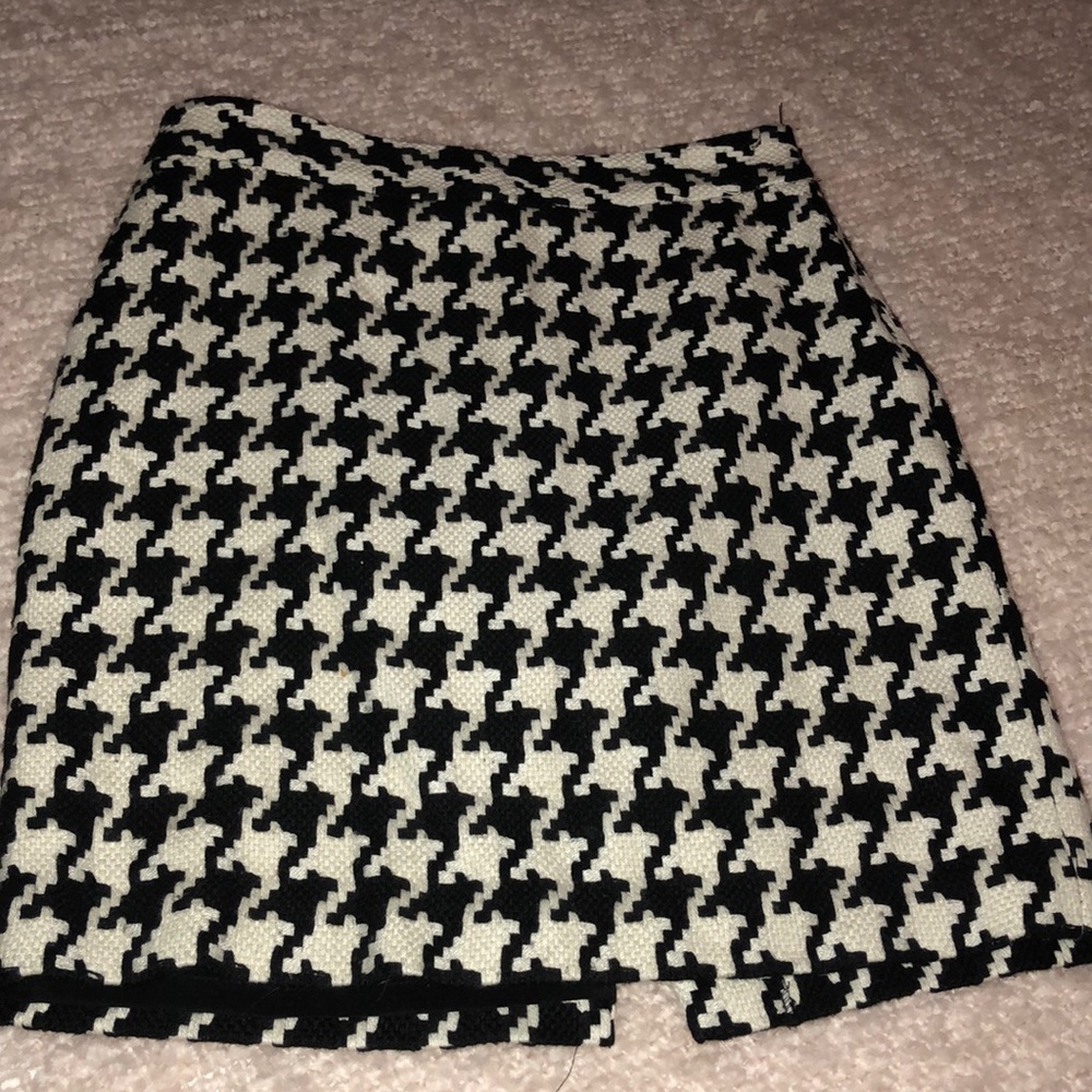 Black/White houndstooth skirt